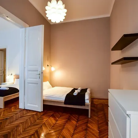 Appartement Rakoczi In The City Centre